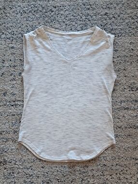 lululemon athletica Light Gray V-Neck Tank